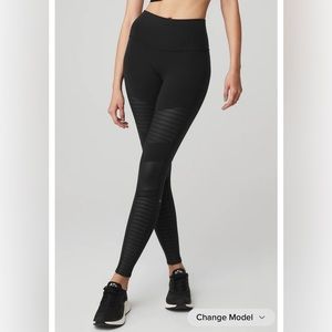 Alo Yoga High-Waist Moto Legging in Black/Black Glossy